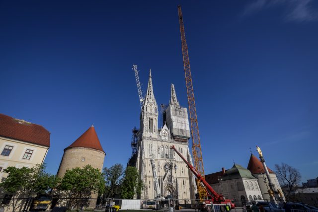 PO ZEMĚTŘESENÍ JE V ZÁHŘEBU POŠKOZENO 25 TISÍC BUDOV. S OPRAVOU POMÁHAJÍ I ČEŠI