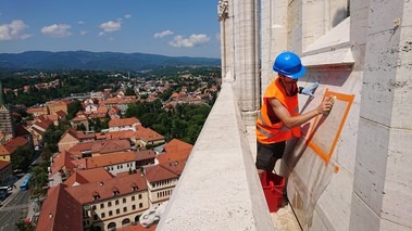 Aplikace fotokatalytických nátěrů na Katedrále v Záhřebu